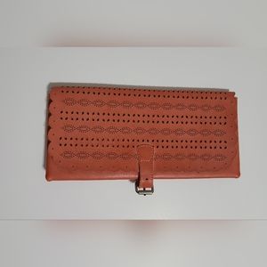 American Eagle Clutch pastel peach